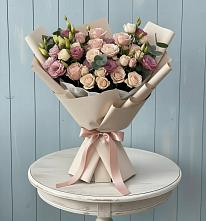 Букет цветов из:  Розы и Лизиантусы в Зеленодольске