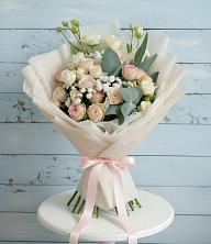 Букет цветов из:  Розы и Лизиантусы в Зеленодольске