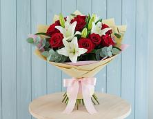 Букет цветов из:  Лилии и Розы #REPLACE_PRED# Зеленодольске