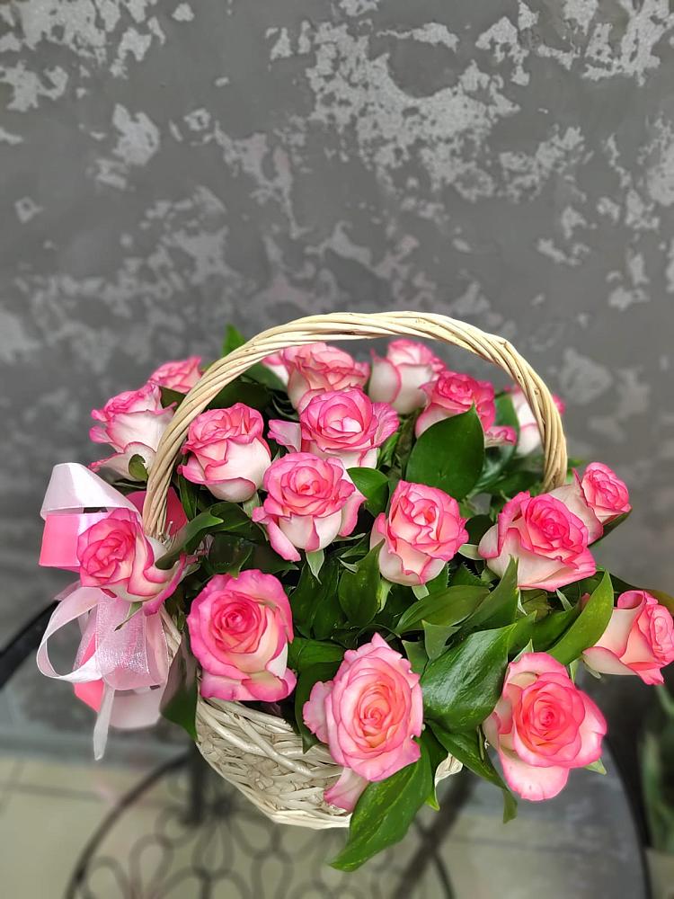 Цветочная композиция из Розы в корзине в Зеленодольске