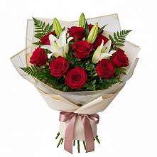Букет цветов из:  Лилии и Розы в Зеленодольске