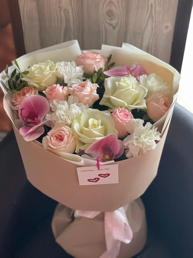 Букет цветов из: Орхидеи, Розы и Гвоздики в Зеленодольске