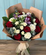 Букет цветов из:  Розы и Альстромерии в Зеленодольске