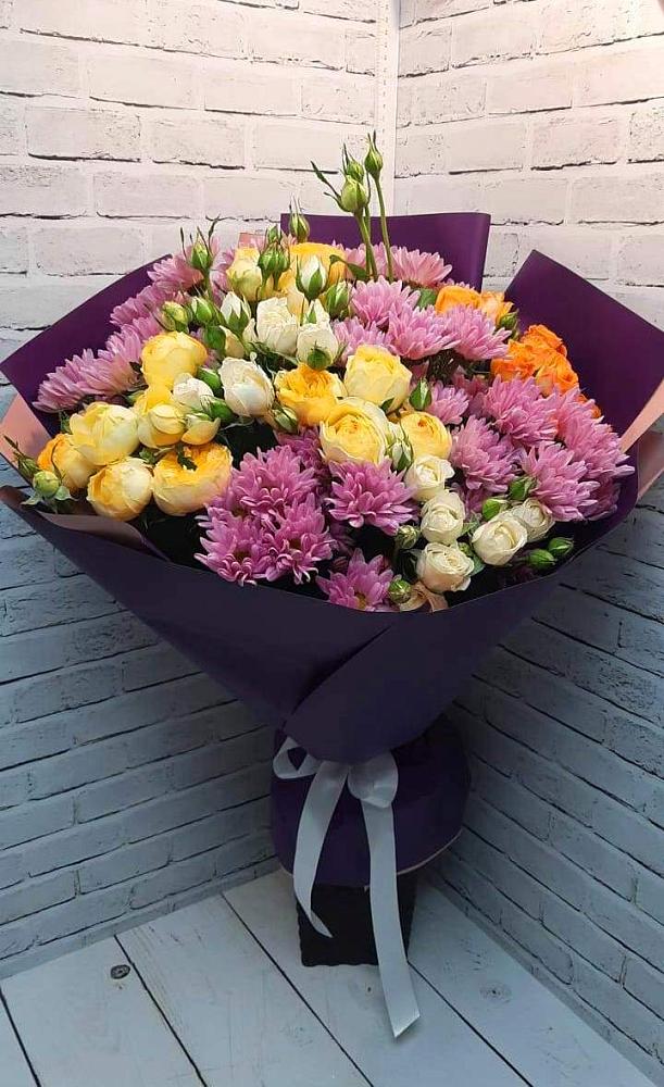 Букет цветов из: Хризантемы и Розы в Зеленодольске
