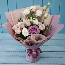 Букет цветов из:  Розы и Лизиантусы в Зеленодольске