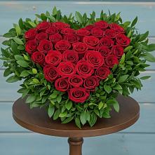 Цветочная композиция из Розы в виде сердца в Зеленодольске