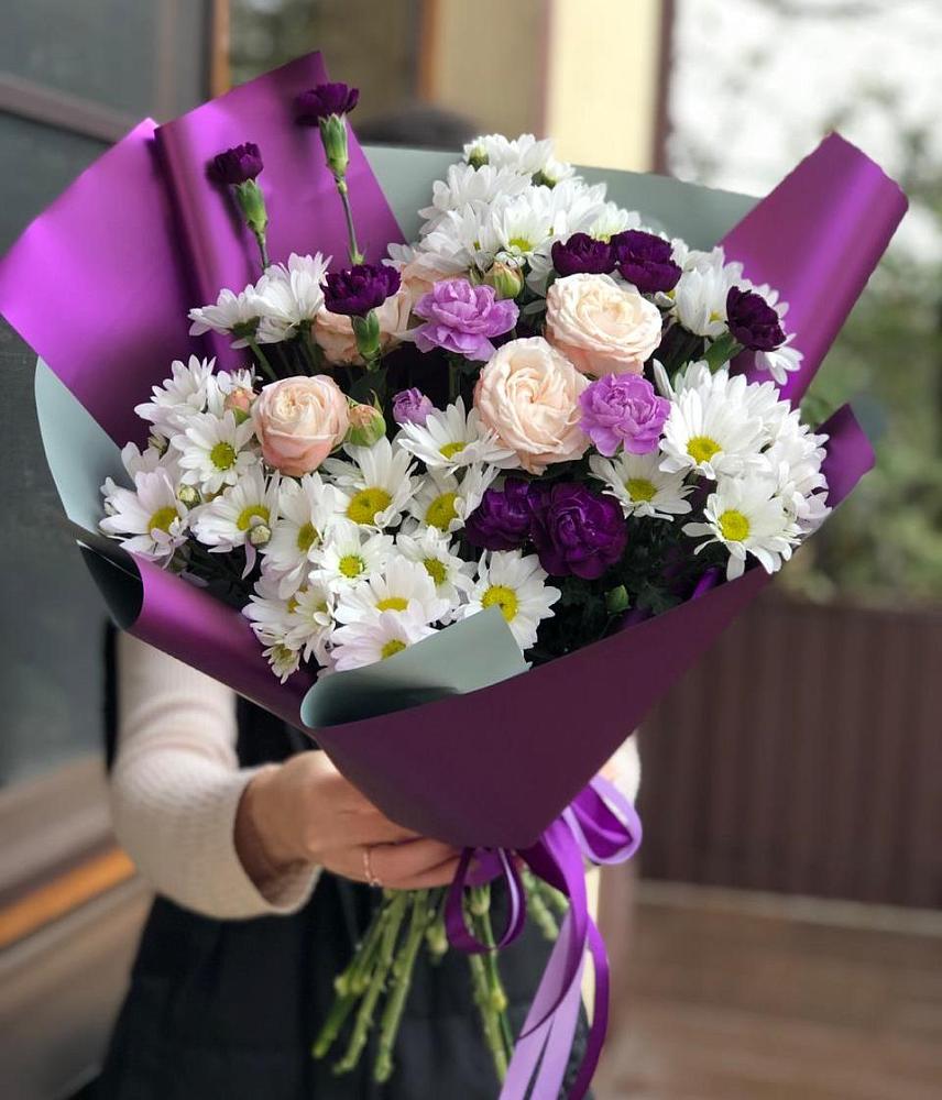 Букет цветов из: Хризантемы, Гвоздики и Розы в Зеленодольске