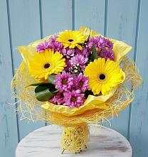 Букет цветов из:  Хризантемы и Герберы в Зеленодольске
