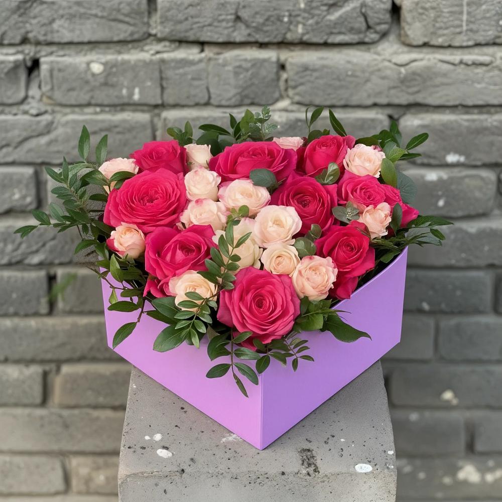 Цветочная композиция из Розы в коробке в Зеленодольске
