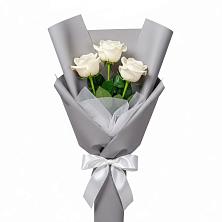 Букет 3 белые розы в Зеленодольске