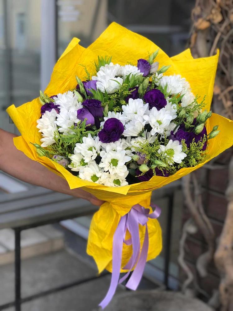 Букет цветов из: Ирисы, Хризантемы и Ромашки в Зеленодольске