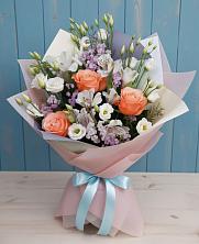 Букет цветов из:  Лизиантусы, Розы, Альстромерии и Гипсофила в Зеленодольске