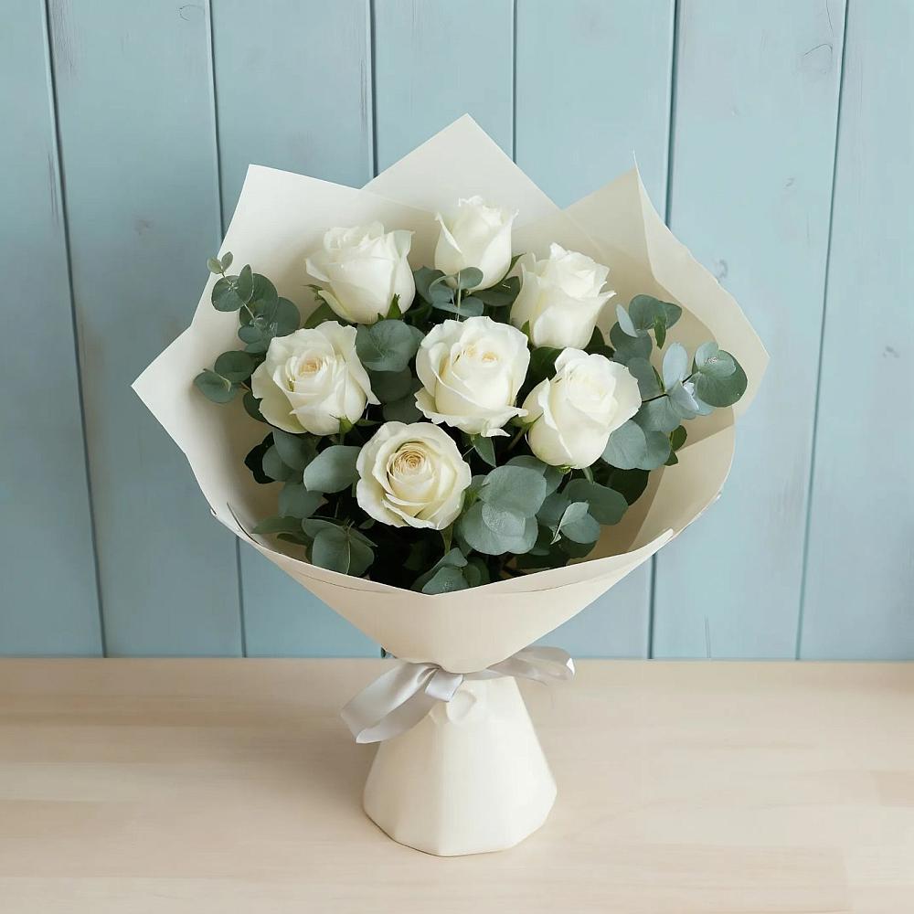 Букет Белые розы в Эвкалипте в Зеленодольске