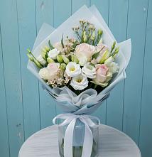 Букет цветов из:  Розы и Лизиантусы в Зеленодольске