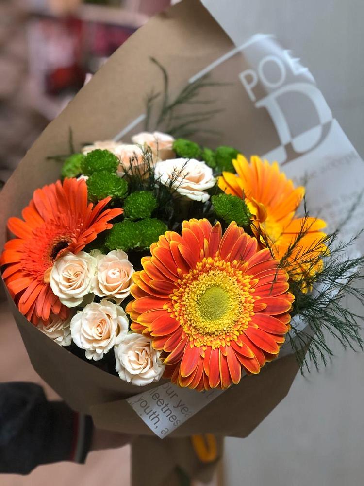 Букет цветов из: Герберы, Хризантемы и Розы в Зеленодольске