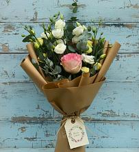 Букет цветов из:  Розы и Лизиантусы в Зеленодольске